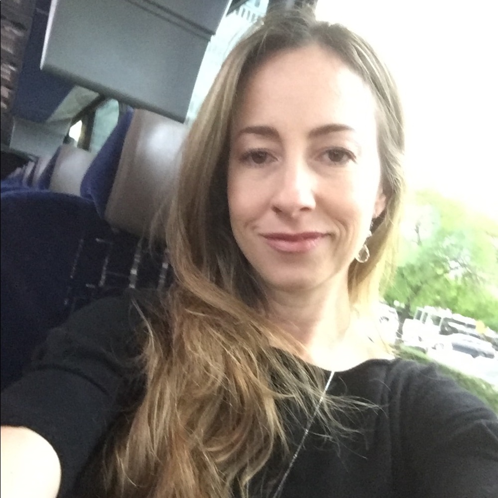 Meet your Posher, Elizabeth
